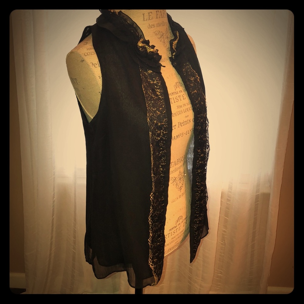 Sleeveless blouse